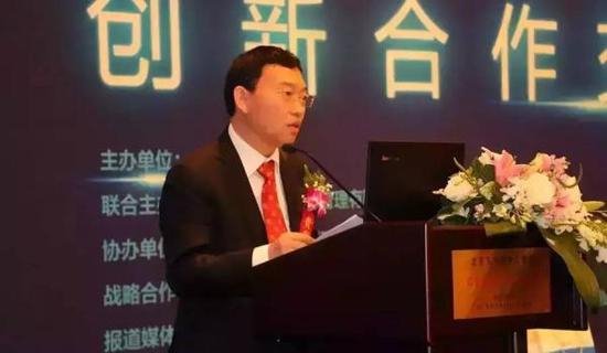 图为白丹青。