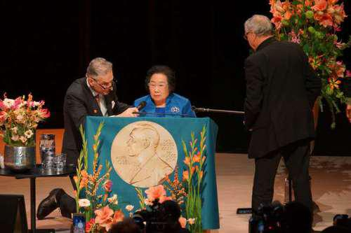 屠呦呦获得诺贝尔奖