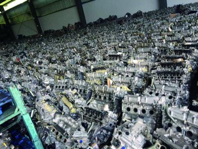 ▲车主提供给本报的照片，据称是准备运往厂家处理的烧机油的发动机