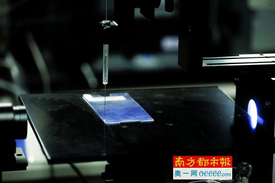 &nbsp;&nbsp;&nbsp;&nbsp;钢化膜水滴角测试。