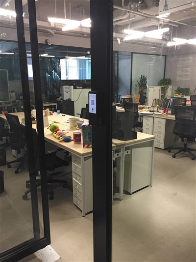 6月7日下午，新京报记者来到位于常营的绿能宝北京分公司，工位上没人。新京报记者&nbsp;赵毅波摄