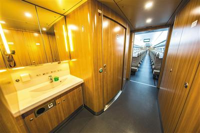 “复兴号”乘车环境比“和谐号”更舒适。图/CFP&nbsp;