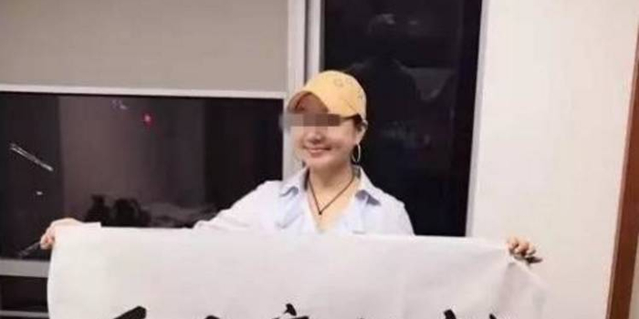 59岁女老赖整成少女躲债 法警看后不敢相信自