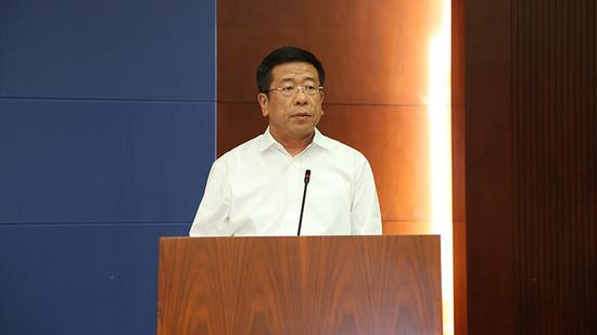集团董事长任洪斌发表讲话