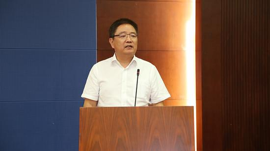 恒天集团党委书记、董事长张杰发表讲话