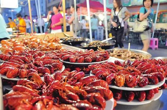 寿宁路小龙虾一条街