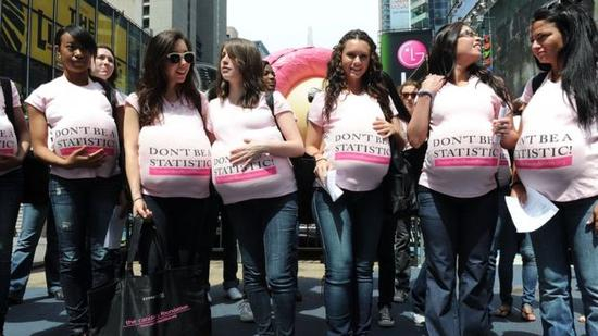 虽然数字近年来有所降低，美国的青少年怀孕率仍然很高