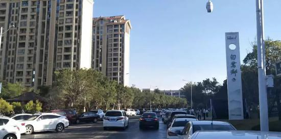 “大降价”让白鹭郡售楼部需要交通管制