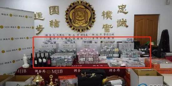 （框框里都是钱……）