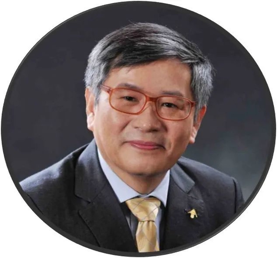 许定波&nbsp;中欧国际工商学院 依视路会计学教席教授