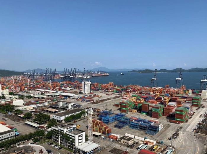 深圳盐田港，去香港那是相当方便了&nbsp;&nbsp;图片@猫斯图