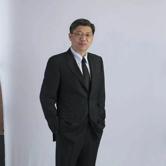 巴曙松&nbsp; &nbsp;《中国银行保险报》学术委员会主任、北京大学汇丰金融研究院执行院长、中国银行业协会首席经济学家