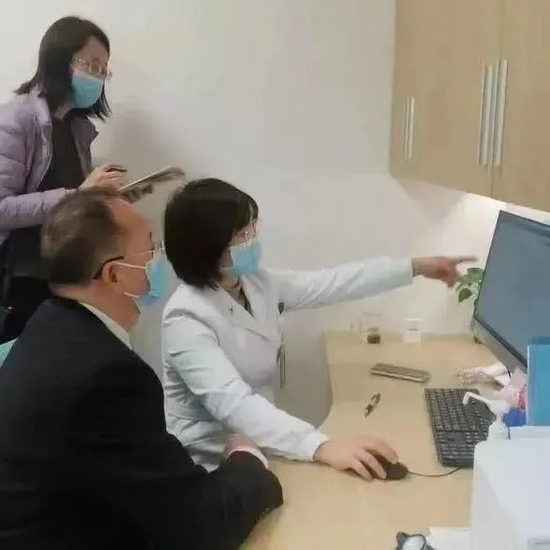 四川泰康医院专家到泰康之家·蜀园会诊