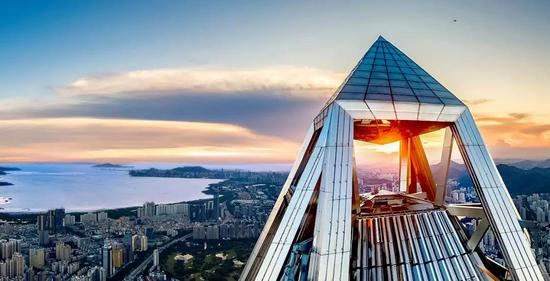 预防了感应雷，还拥有防电磁脉冲，