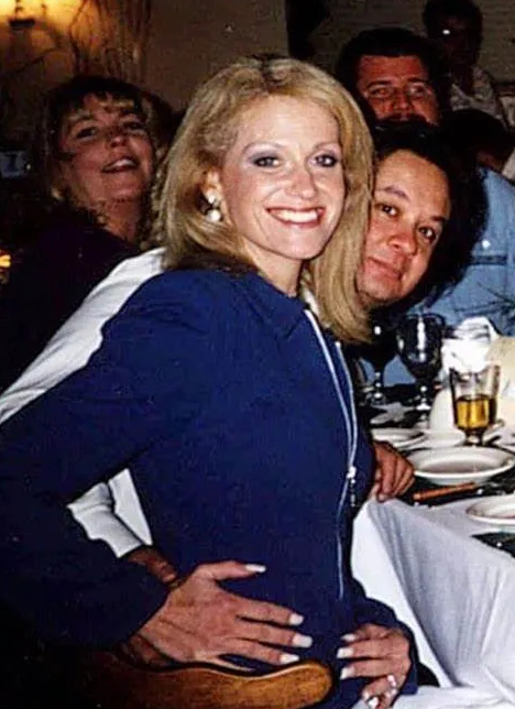  ·&nbsp;康威和乔治年轻时照片。