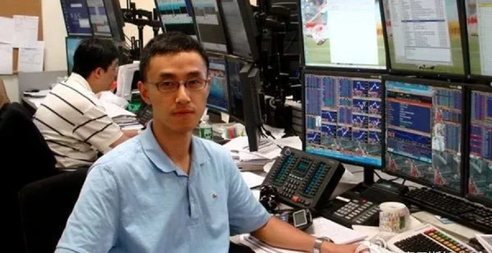 被差别对待调入业绩最差部门，依旧闪光