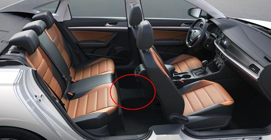 由于燃油车平台的先天劣势，导致纯电版车型的后排凸起问题仍未能解决