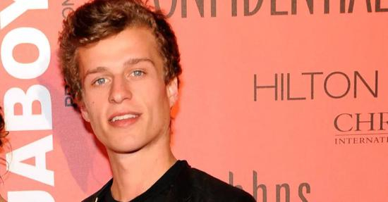 康拉德·希尔顿三世