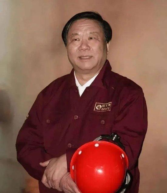 致敬钢铁侠沈文荣：中华民族百年屈辱史注定了我们是抢时间创大业的一代人-致敬钢铁侠歌曲有哪些