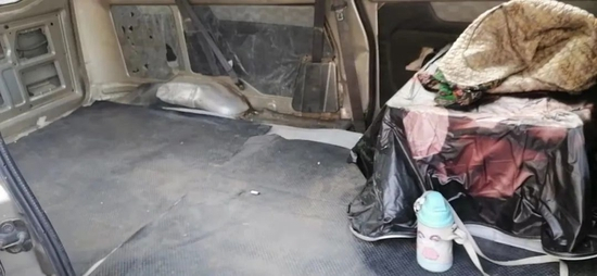 　　陈亚伟晚上休息的车厢