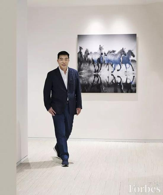 黄朝阳认为，公益事业如同一场马拉松，既投身慈善，便持之以恒。