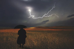 猝死、自焚事件背后：饿了么骑手保险费有点蹊跷