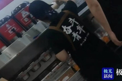 蜜雪冰城大起底：配料过期，“换签不换料”，店员：只要喝不坏，就没事！