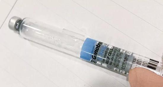 ▲消费者被注射的所谓“海鸥针”，实为激素“健豪宁”