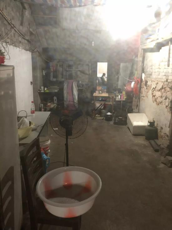 钟元以前跟父母一起住的出租屋&nbsp; 李陌也 摄