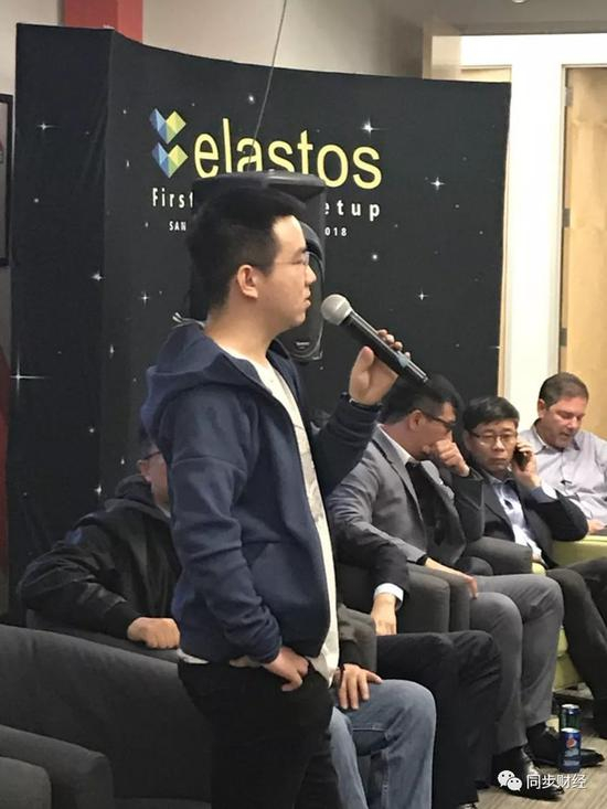 吴忌寒在旧金山活动现场发表讲话