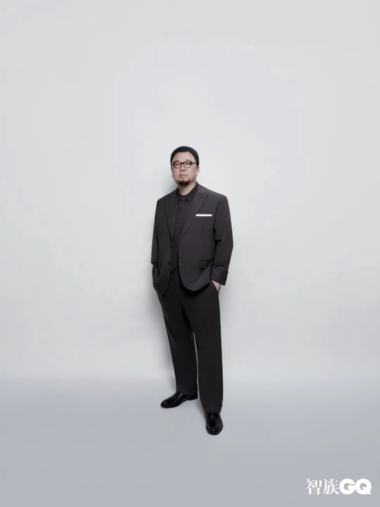 羊毛西装 衬衫 领带 均为GQ Made 皮鞋 John Lobb