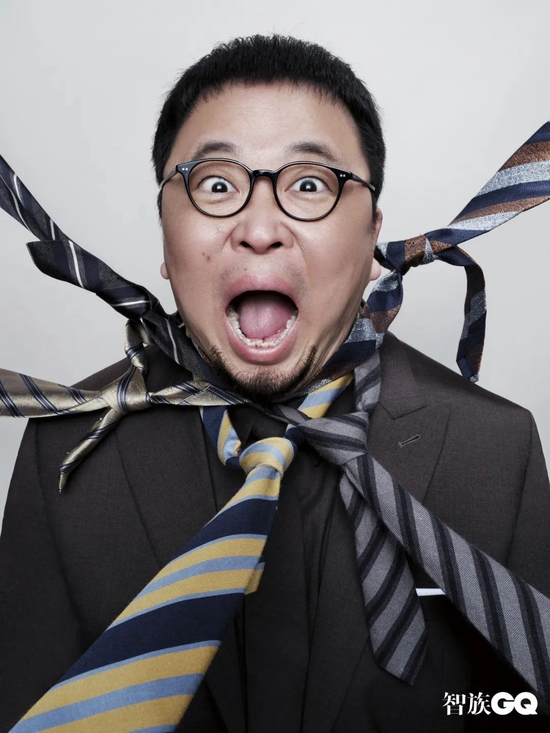 羊毛西装 衬衫 领带 均为GQ Made 从左至右 领带 Brioni Canali The Ficus Kiton 私人物品 框架眼镜 Oliver Peoples from LensCrafters