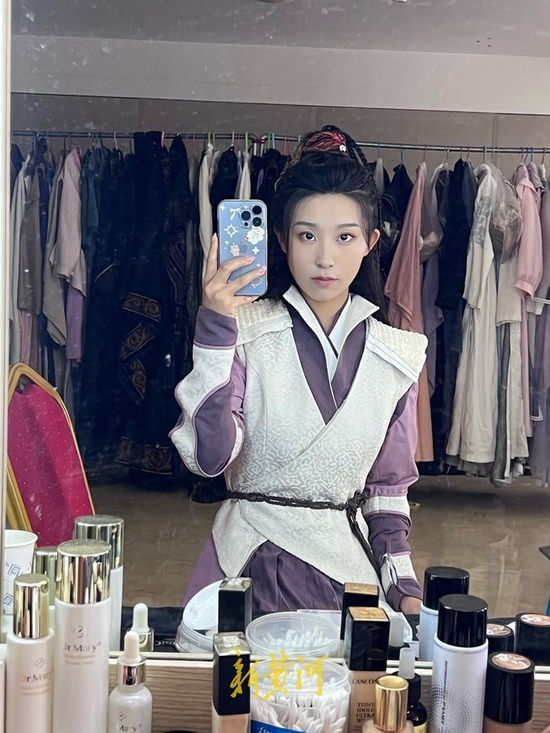 饺子在《江湖探案传奇》中饰演风铃，受访者供图