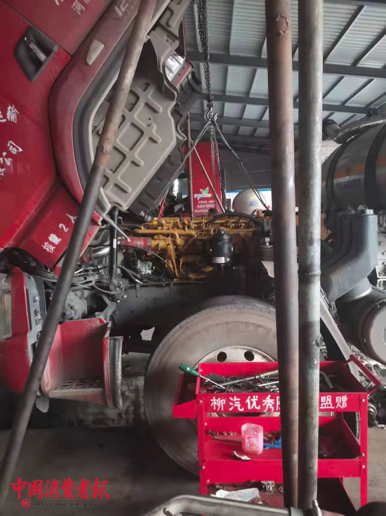  ▲正在服务站维修的乘龙品牌H5车辆。车主供图