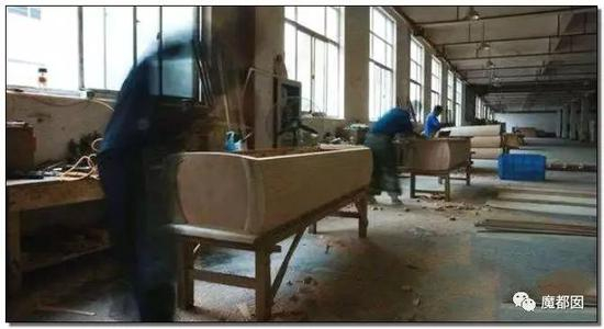 制作出的棺材精美，深受日本老年人喜欢。