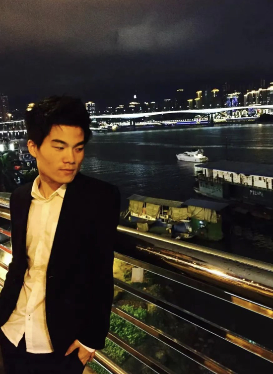 董宇辉早期生活照