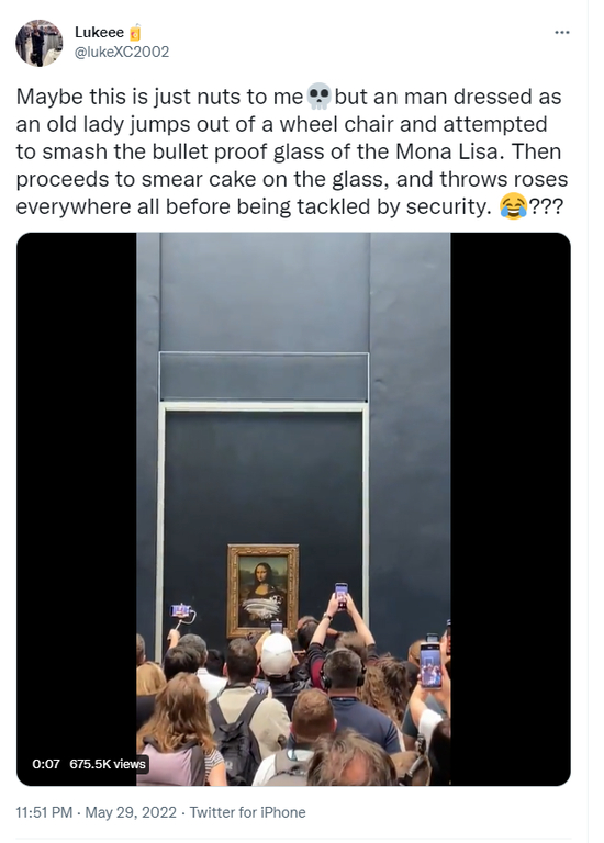 　　《蒙娜丽莎》被蛋糕“袭击”后 图片来源：推特截图