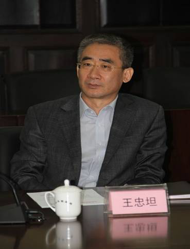 青岛银保监局党委书记 王忠坦