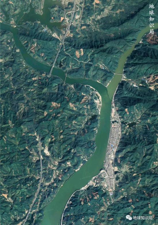 沿着西江深入粤北 （清远-韶关之间一段，英德附近）