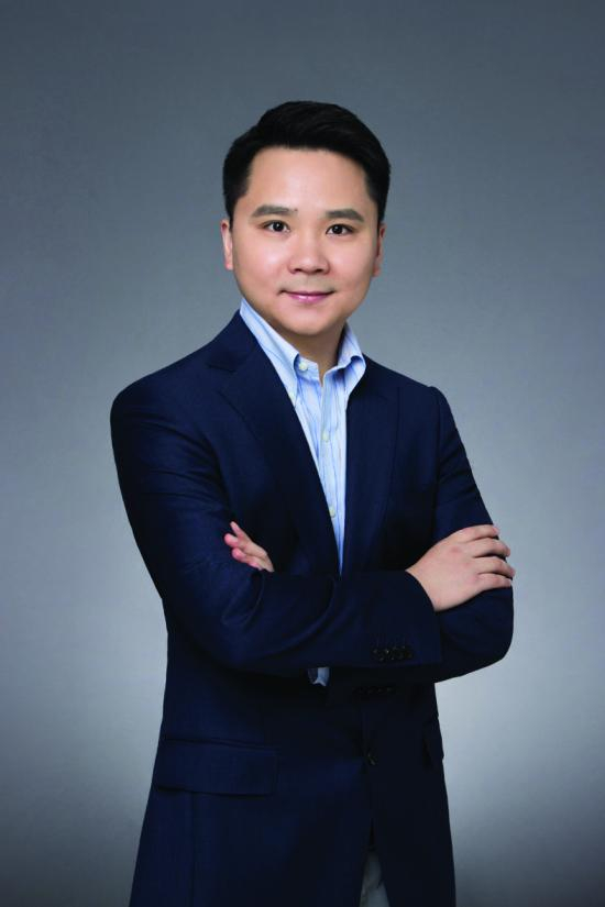 　　王君正，曾任泰达宏利基金研究员，2011年加入工银瑞信，现任研究部副总监。2013年8月26日至今，担任工银瑞信金融地产行业股票型基金的基金经理。