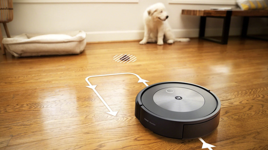 ▲iRobot的Roomba J7可以识别粪便并及时避开