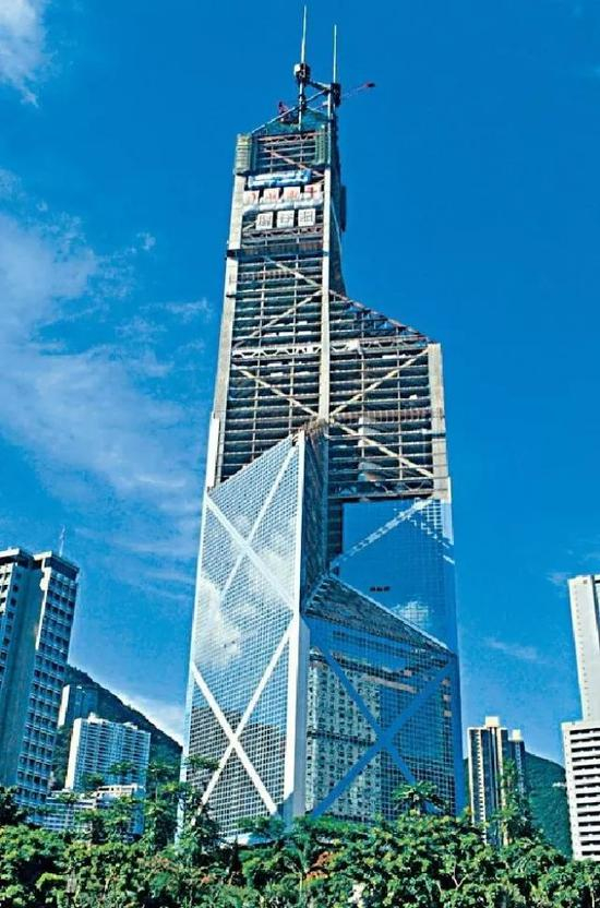建设中的中银大厦&nbsp;&nbsp;图/香港头条日报