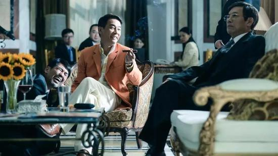 ▲改编自李嘉诚绑架案的影视作品，陈小春饰演的张子强十分嚣张