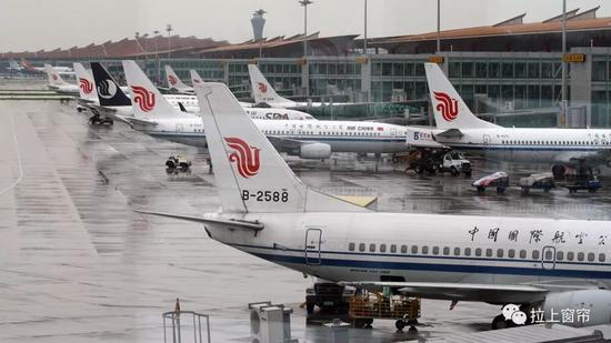  图：国内国际各玩各的　摄影：拉上窗帘