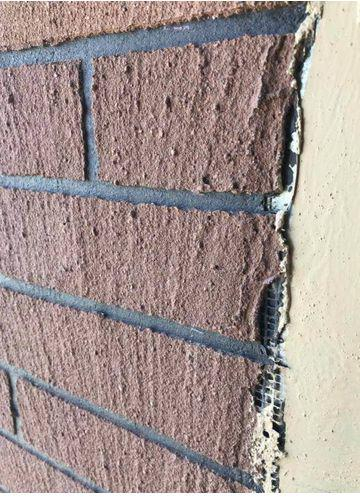 　实际上，外立面用的是网格布+涂料