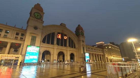 　2月2日，汉口站 图片来源：每经记者 张建