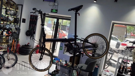 　整装待发的折叠车。摄影：《中国经济周刊》 记者马铭悦