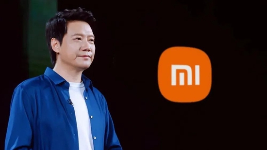 小米造车的聚光灯内外 是雷军的AB面