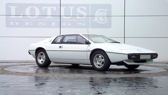 （1976 年路特斯 Esprit）