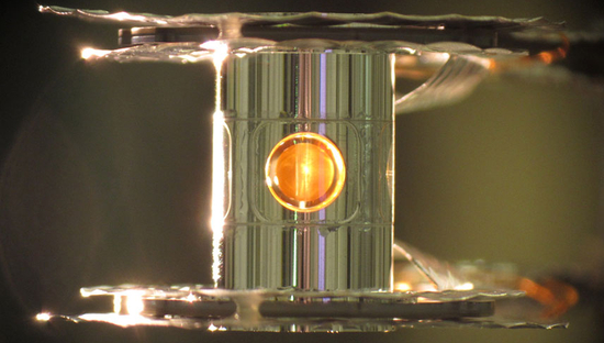 燃料球和环空器。&nbsp; &nbsp;图片来源：LLNL